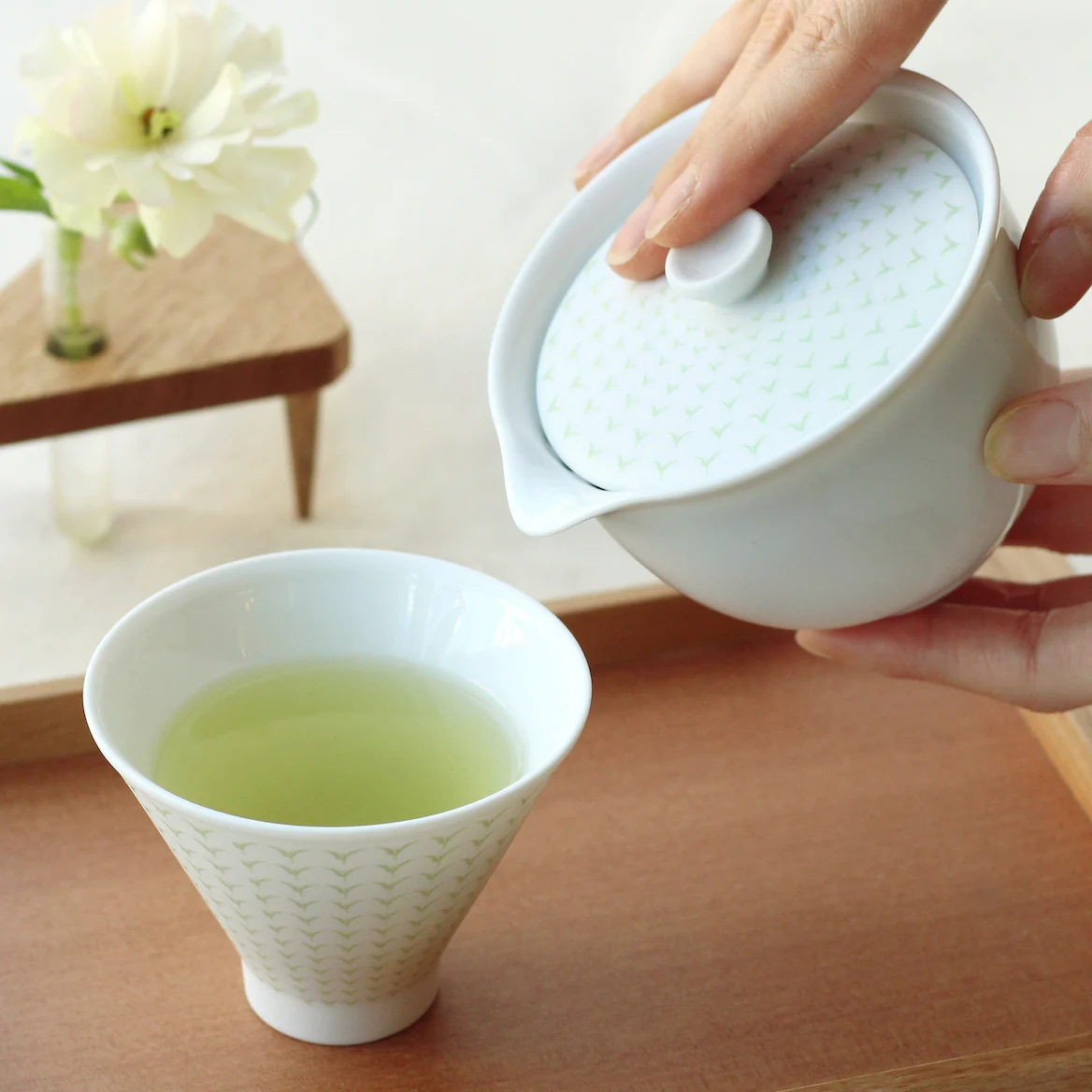 Cha-Haku Porcelain Tea Set - Image 5