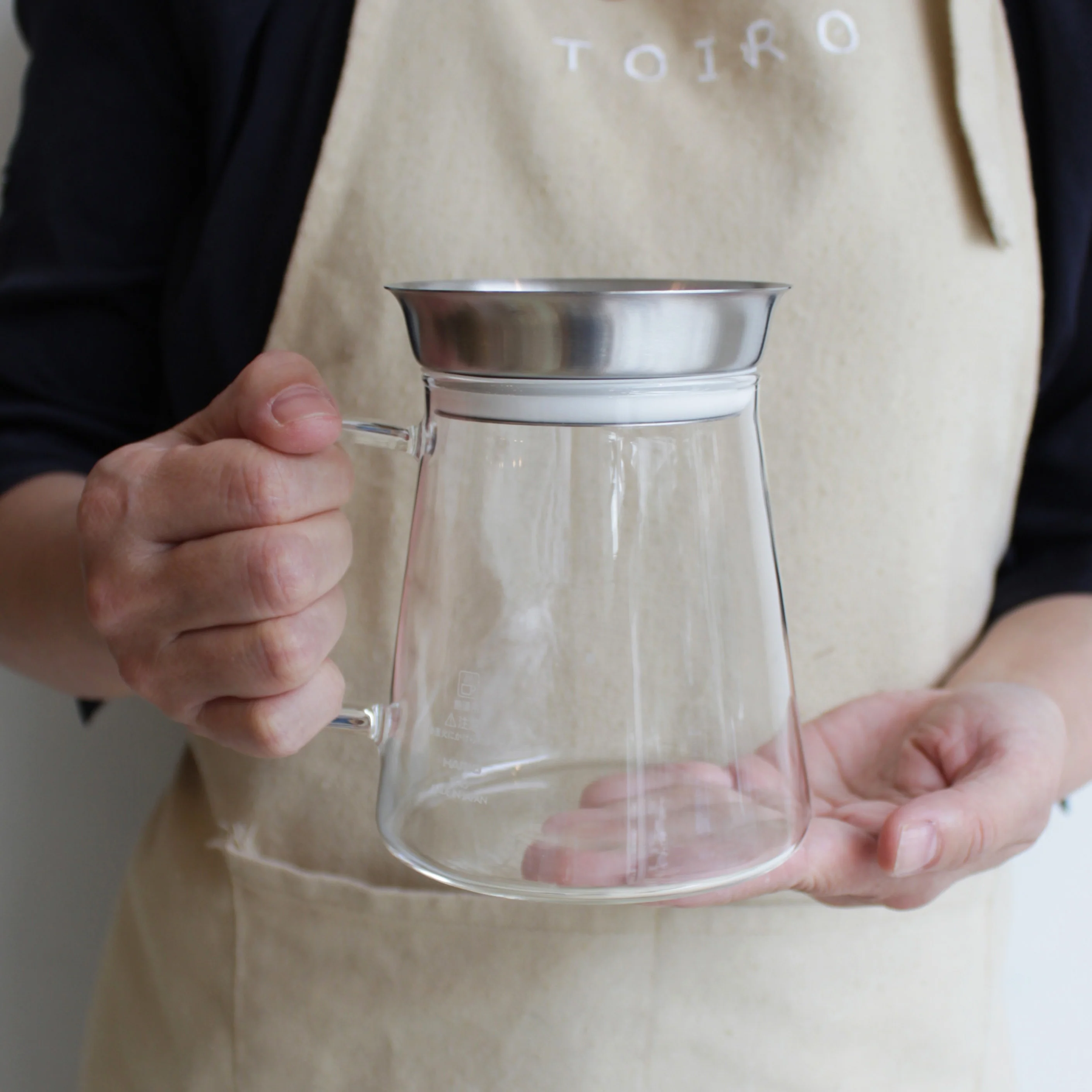 Conical Glass Tea Server with Handle - Image 9