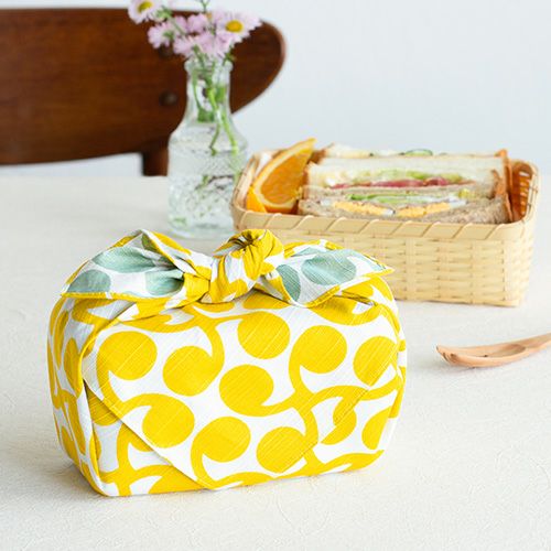 Furoshiki Isa Monyo Reversible 48 (New Sprout Yellow/Light Green) - Image 2