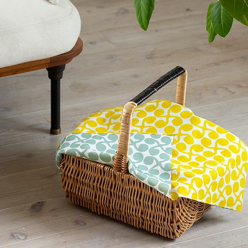 Furoshiki Isa Monyo Reversible 48 (New Sprout Yellow/Light Green) - Image 3