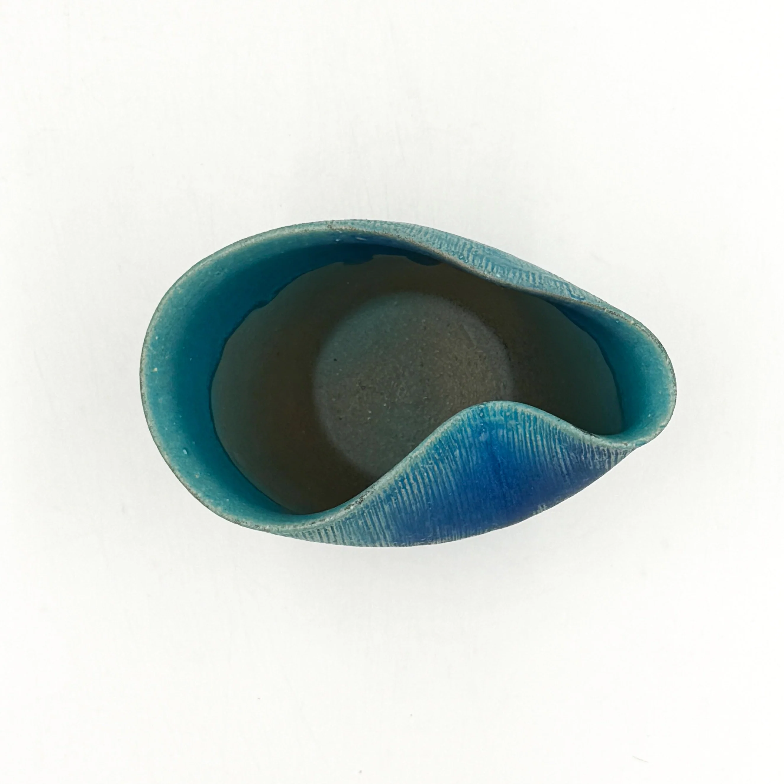 Hechimon Seiran Warped Pot Vase - Image 3