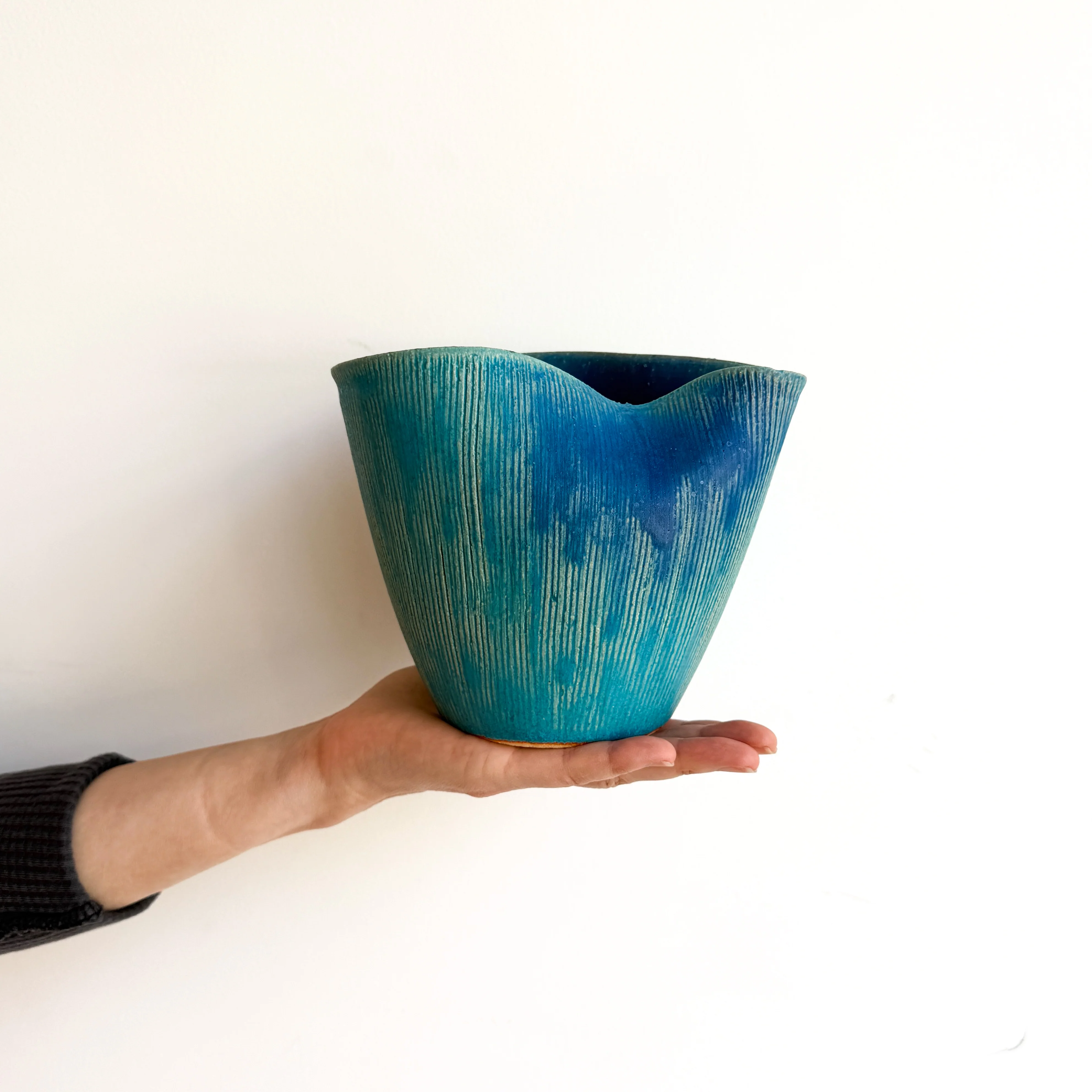 Hechimon Seiran Warped Pot Vase - Image 6