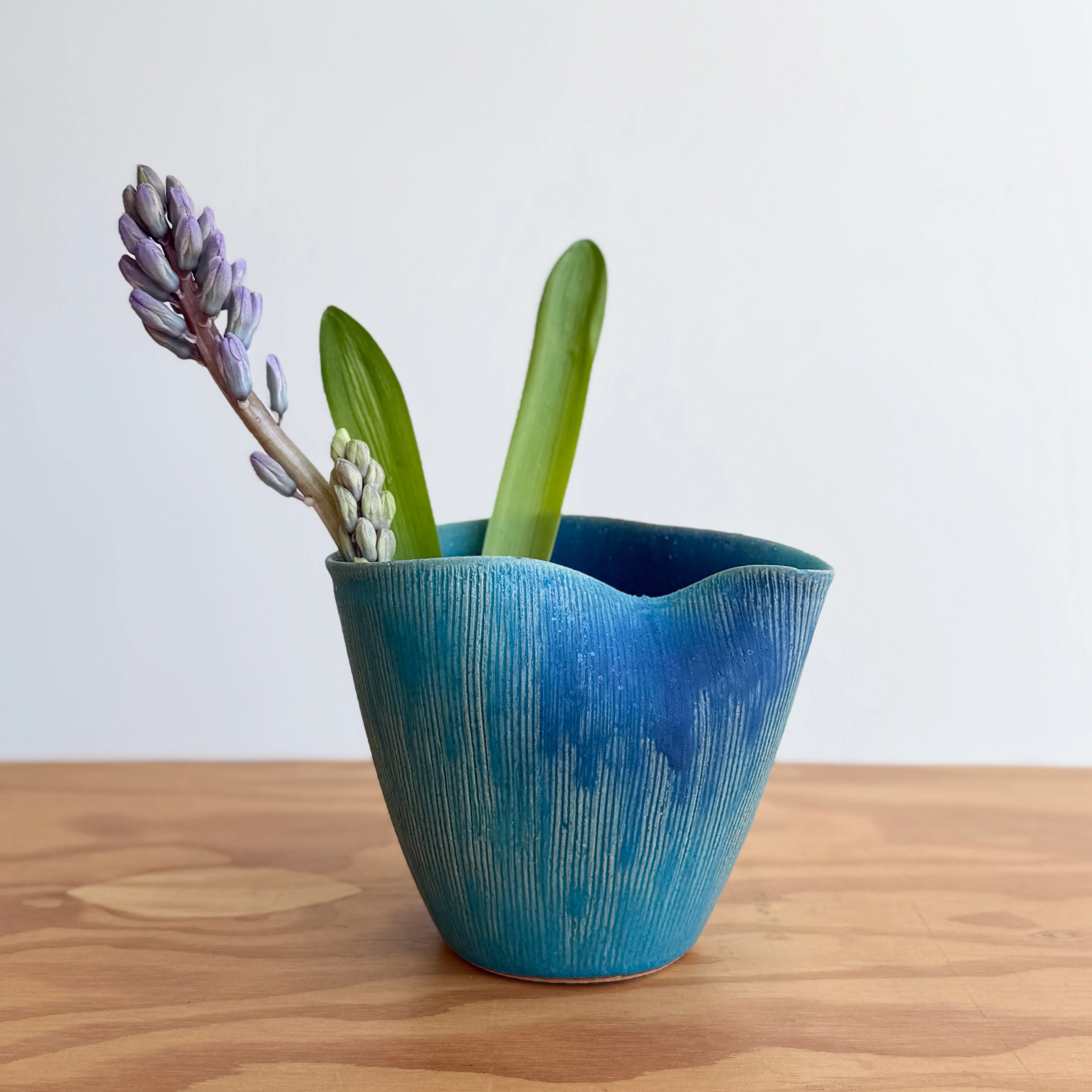 Hechimon Seiran Warped Pot Vase - Image 8
