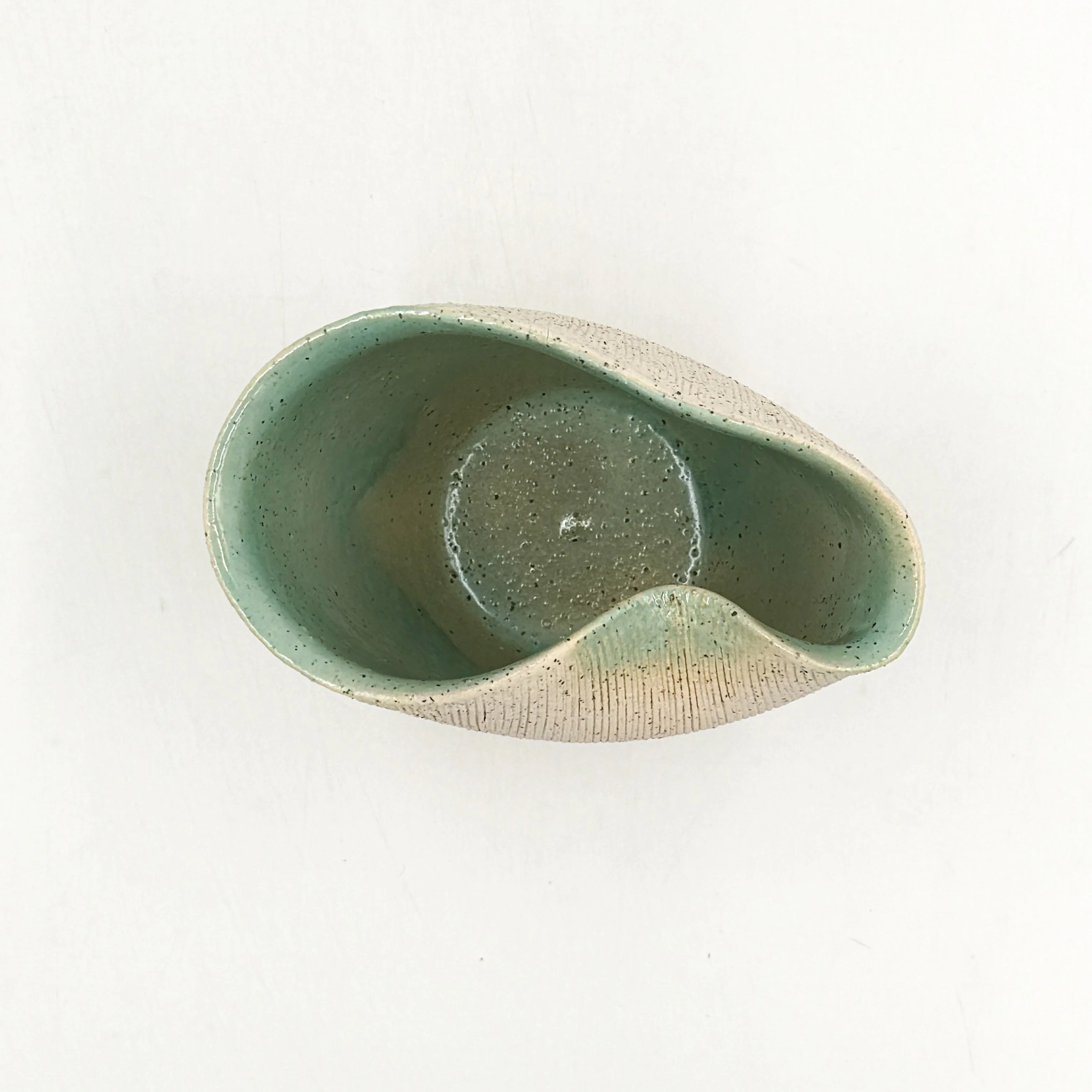 Hechimon Shiro Asagi Warped Pot Vase - Image 3