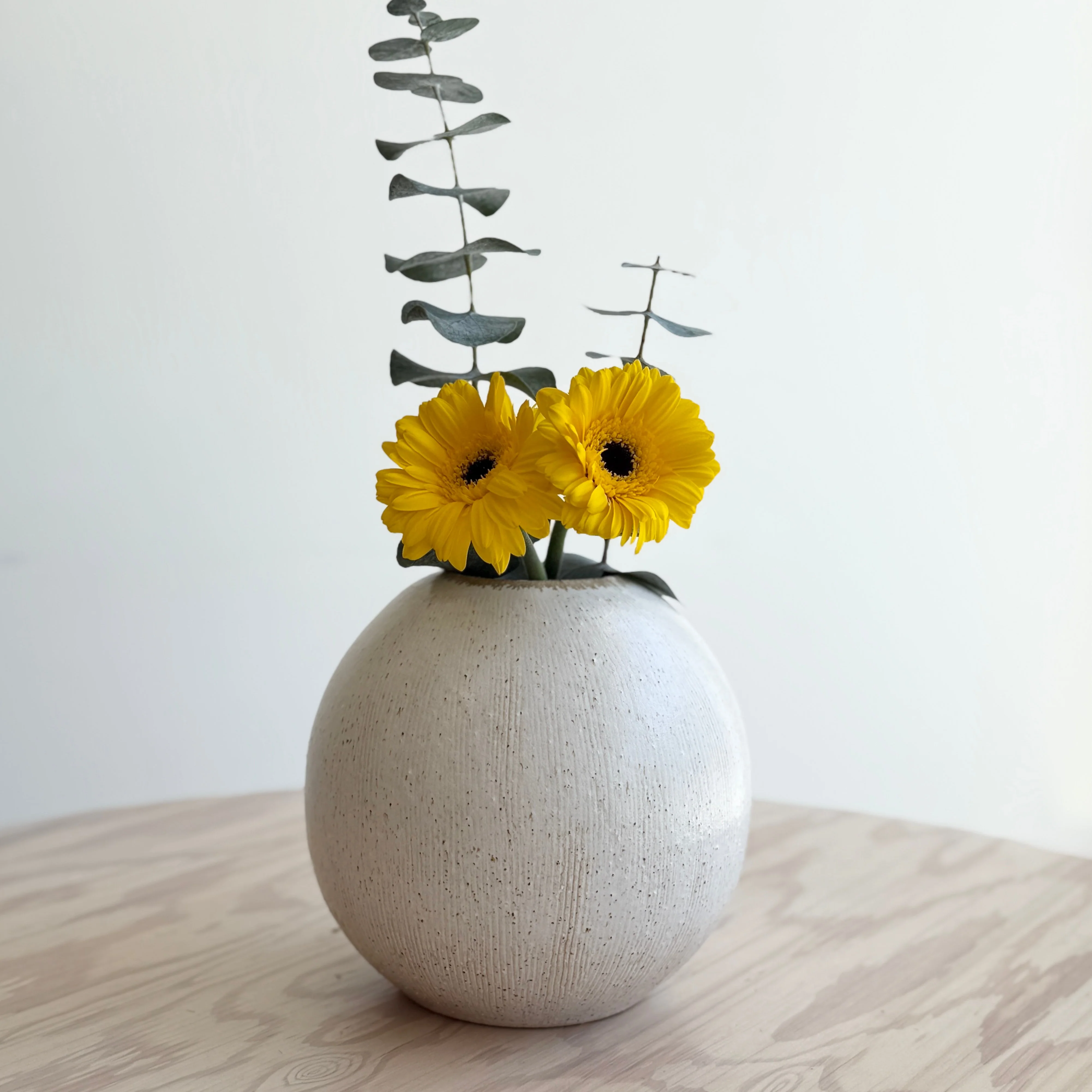 Hechimon Shiro Tessa Round Vase - Image 6