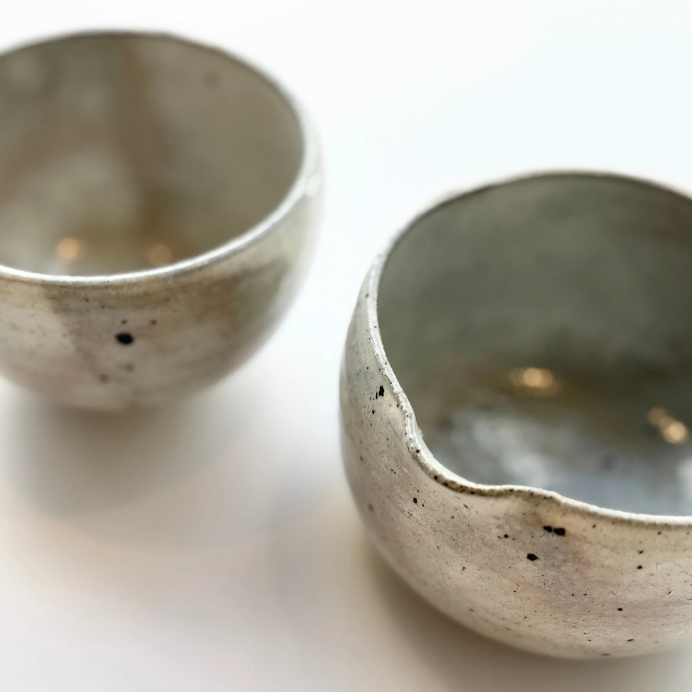 HYOZANGAMA Kohiki Katakuchi Spouted Matcha Bowl - Image 6