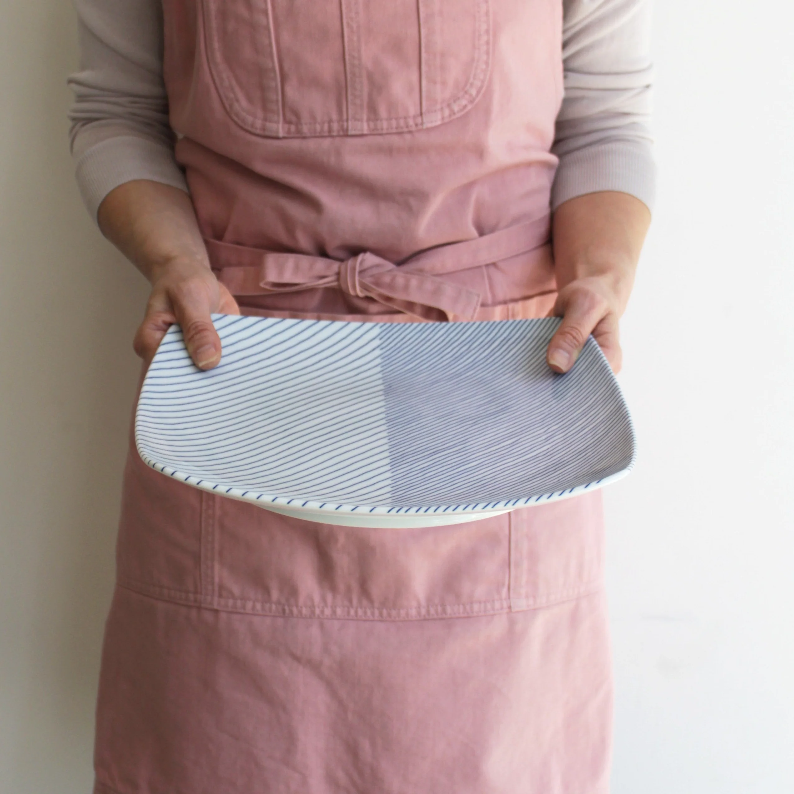 KASANEJIMA Curved Square Plate - Image 10