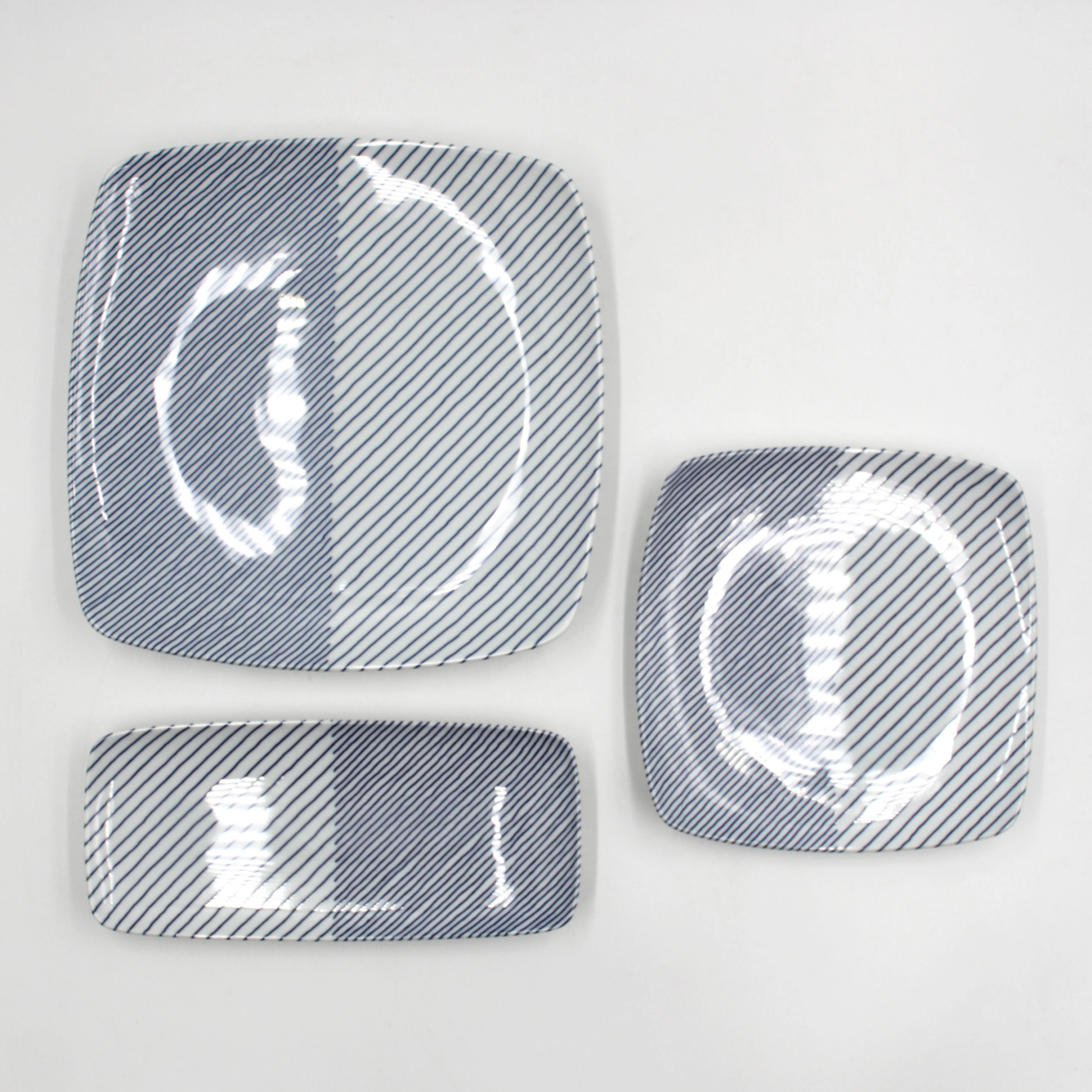 KASANEJIMA Curved Square Plate - Image 12