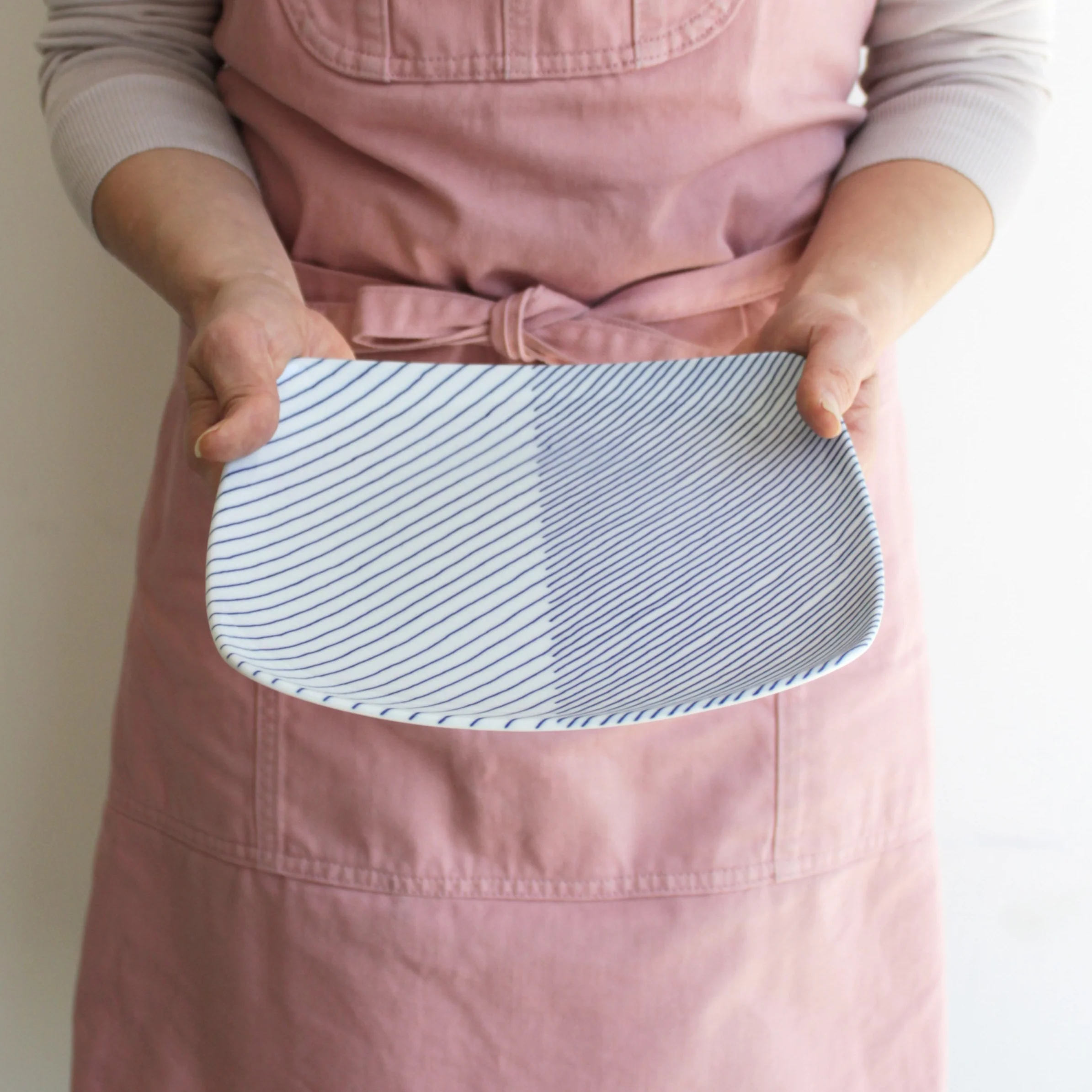 KASANEJIMA Curved Square Plate - Image 6