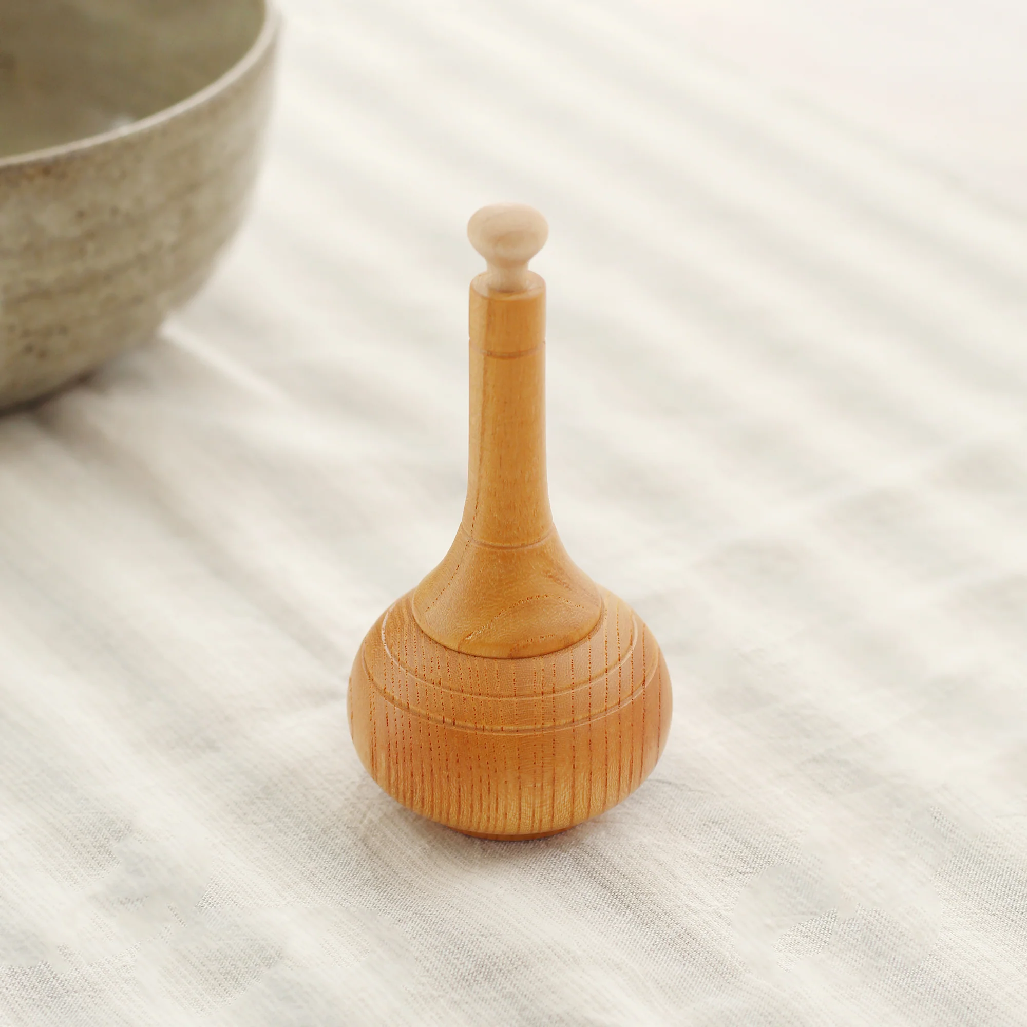 Keyaki Wood Shichimi Shaker - Image 4