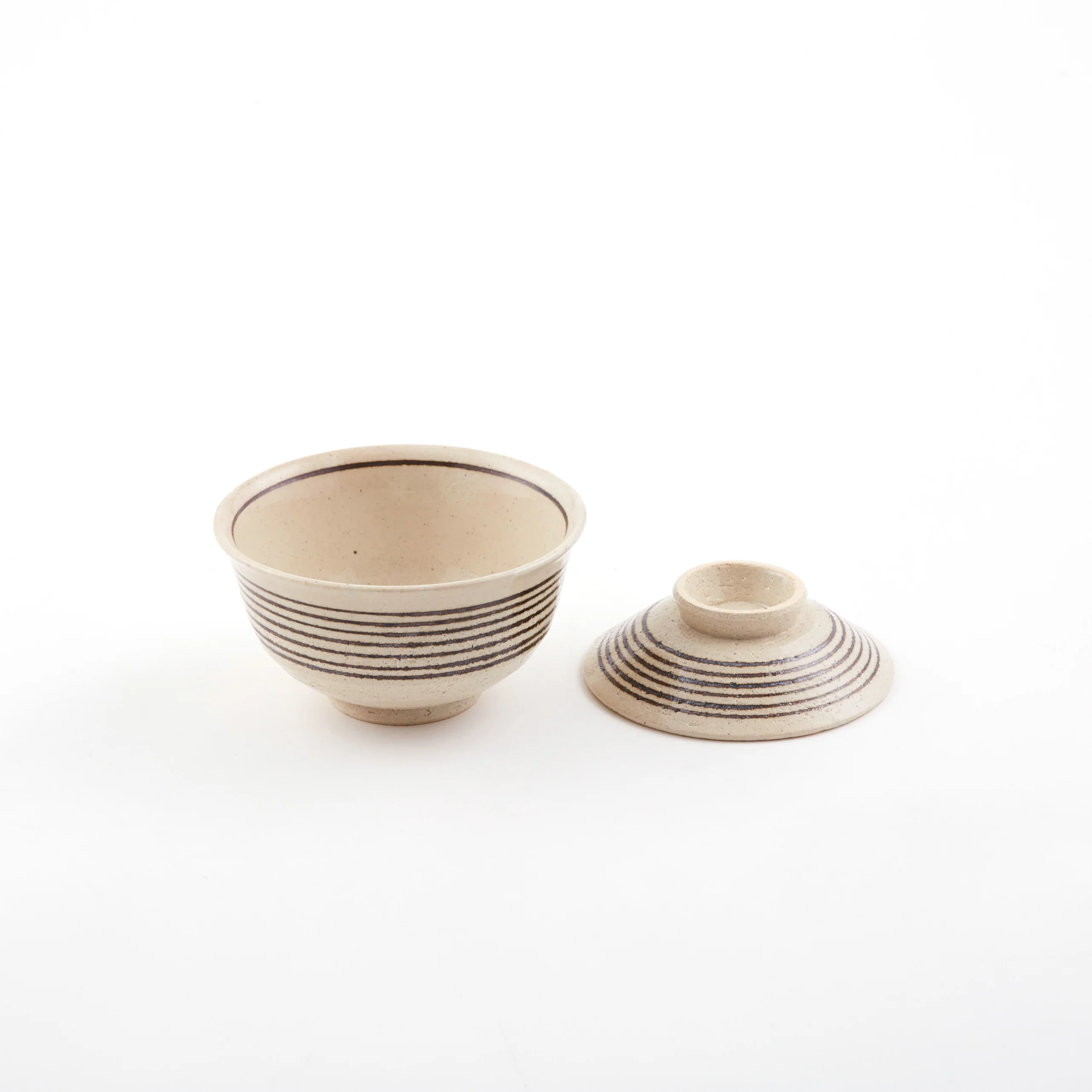 Koma-Suji Small Donburi Bowl with Lid - Image 3