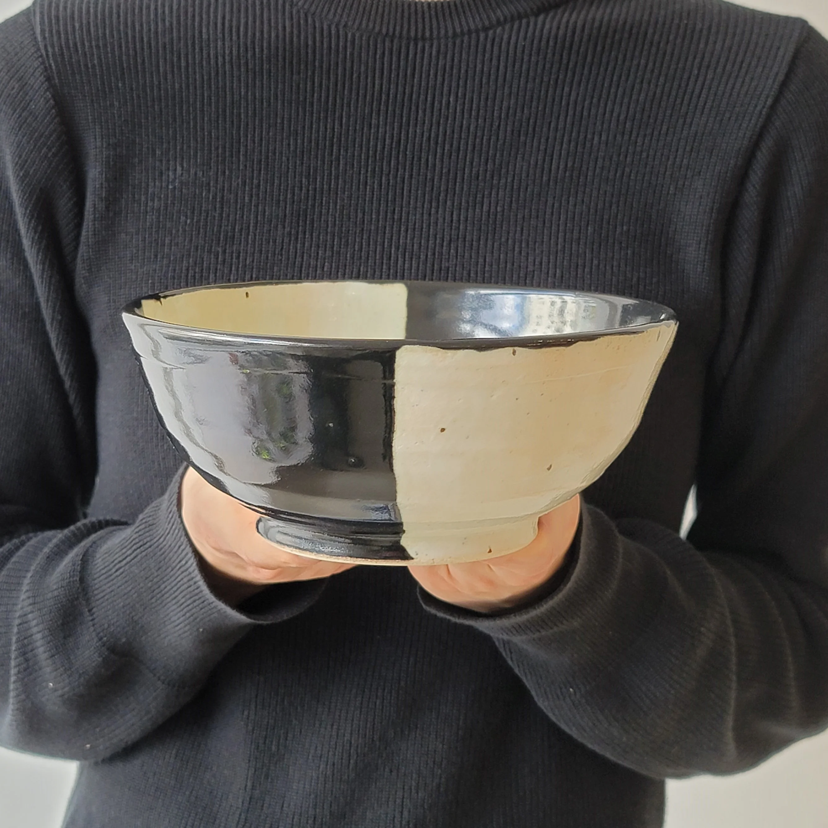Oribe-Kakiwake Nagomi Donburi Bowl (Black) - Image 5