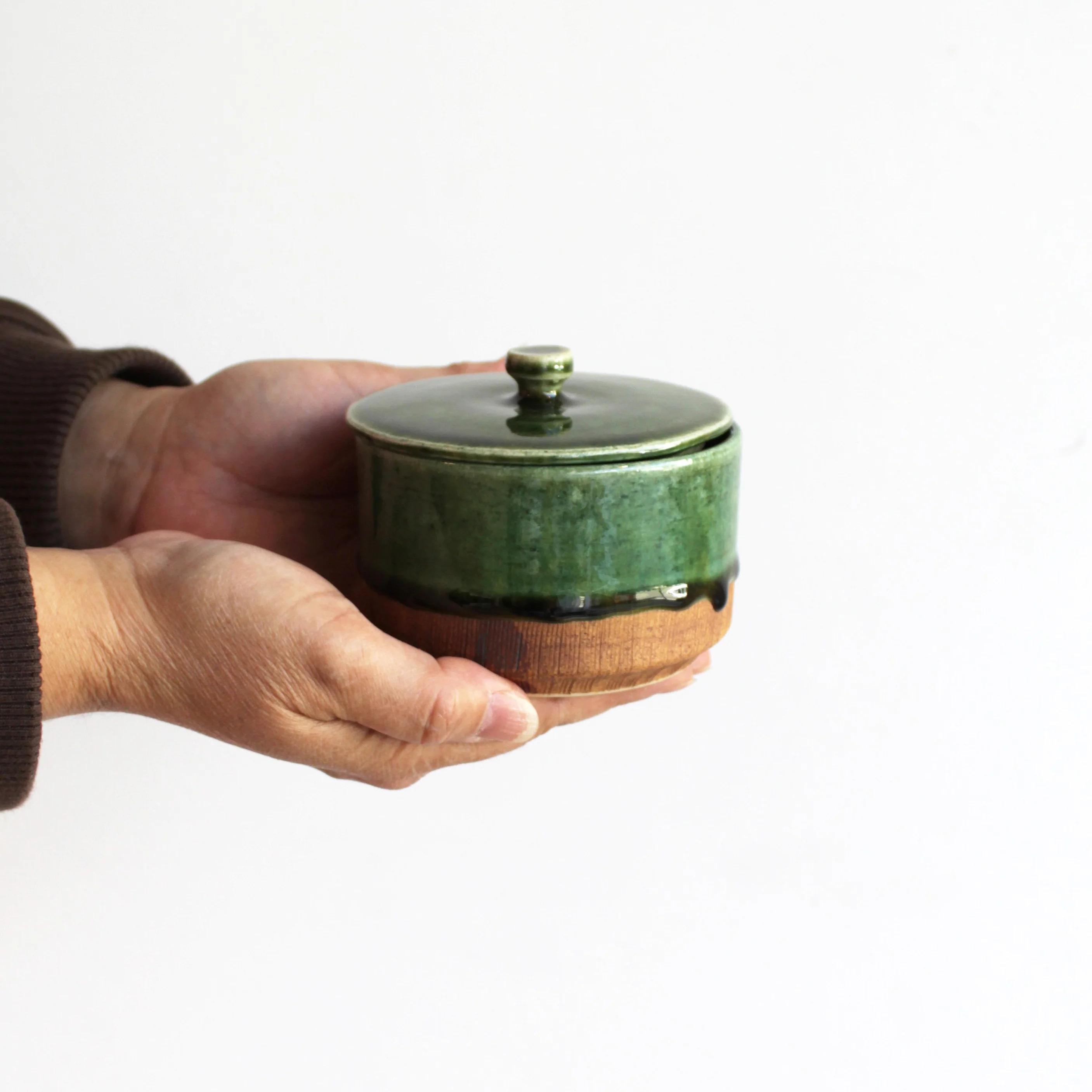 Oribe-Kushime Small Bowl with Lid - Image 8