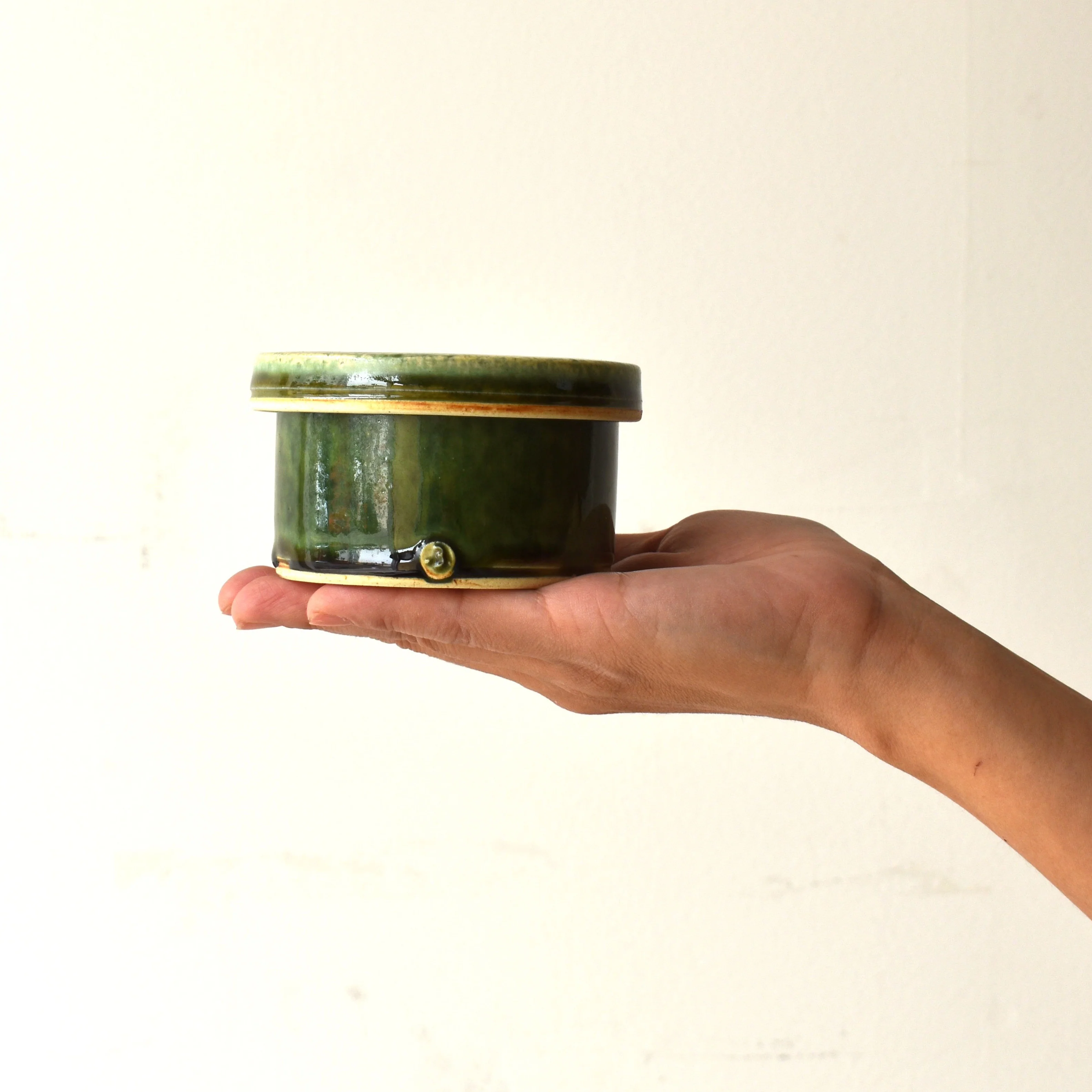 Oribe Small Bowl with Lid - Image 7