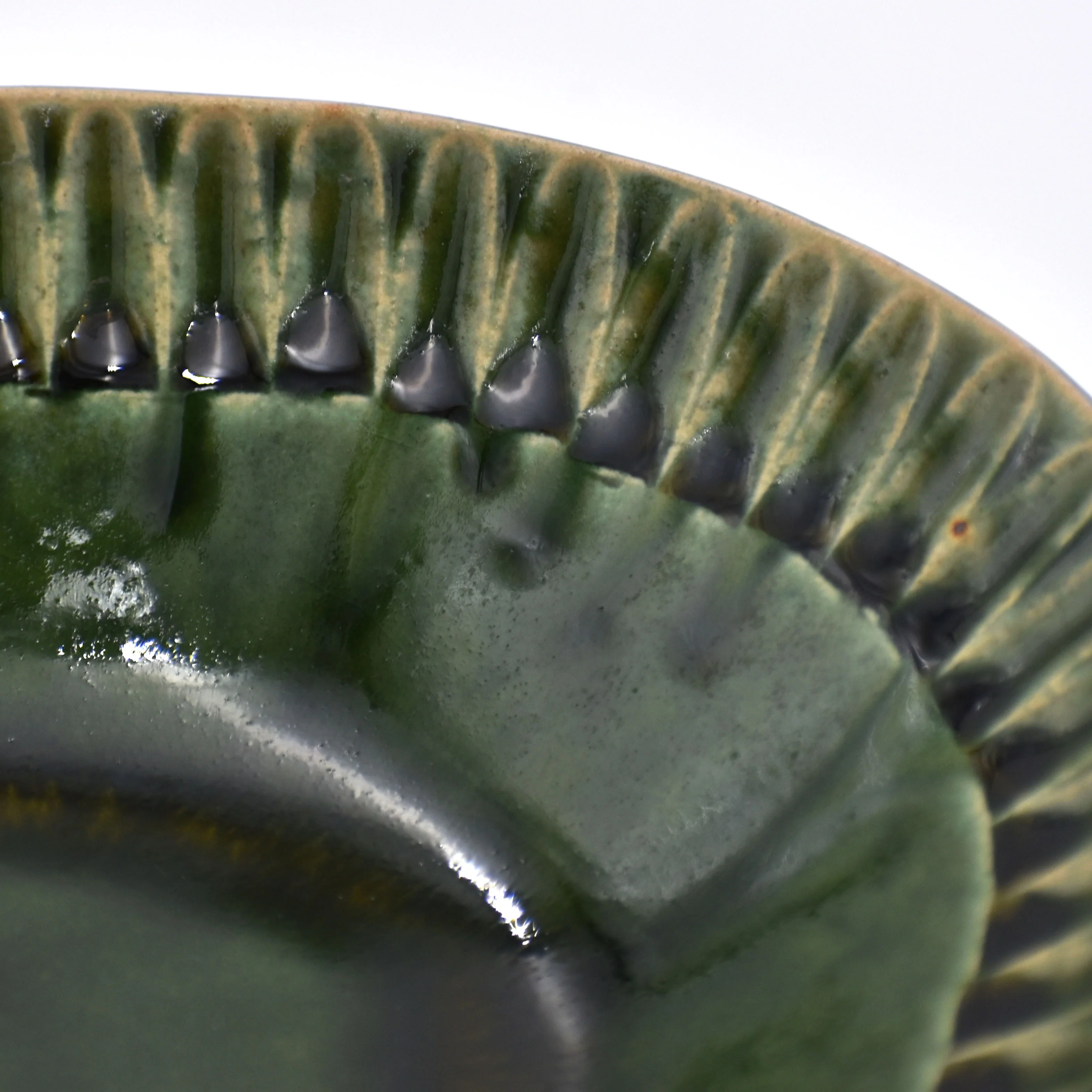 Oribe-Tokusa Shinogi Oval Shallow Bowl - Image 3