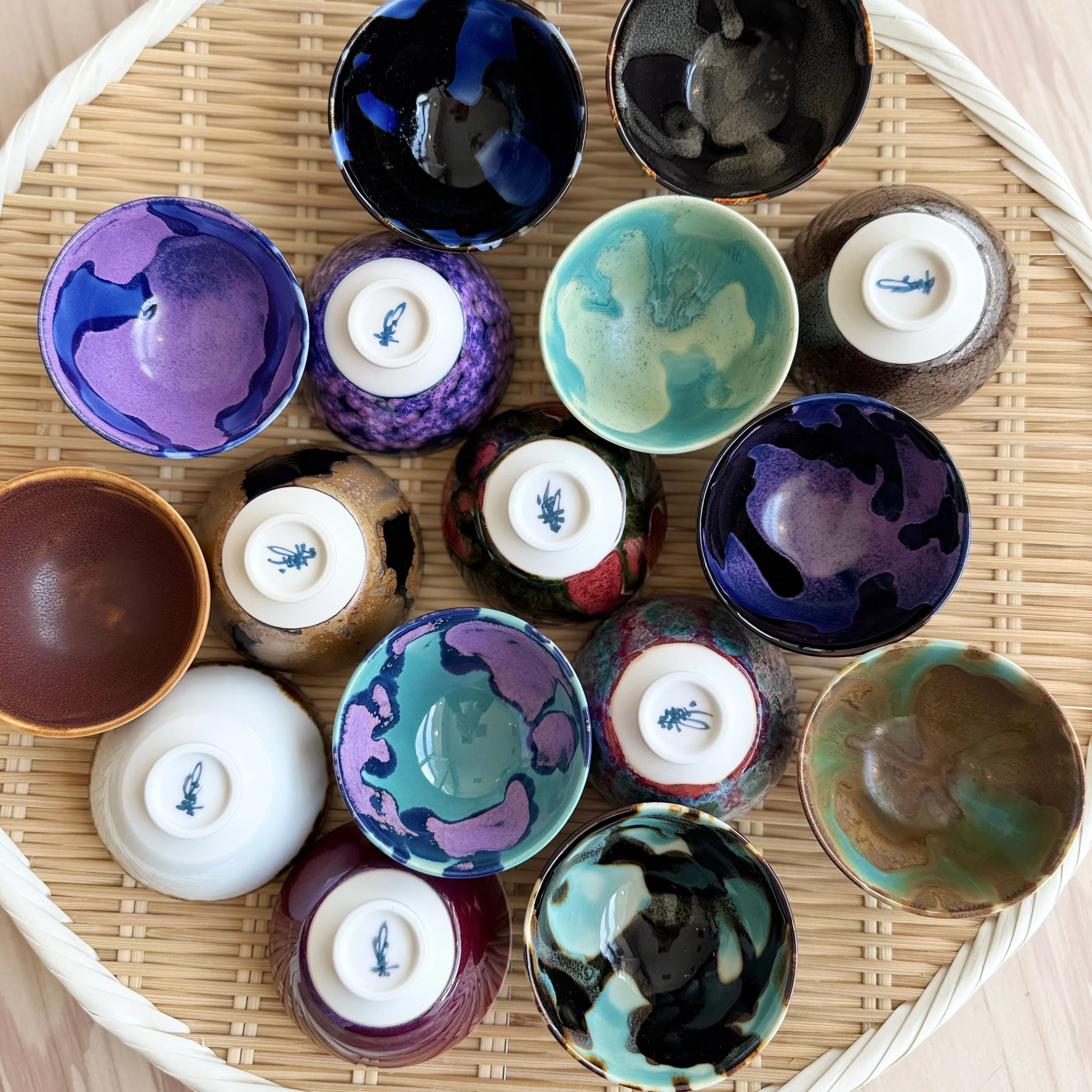 Shinemon-Gama 16-Piece Guinomi Sake Cup Set in Wooden Box - Image 11
