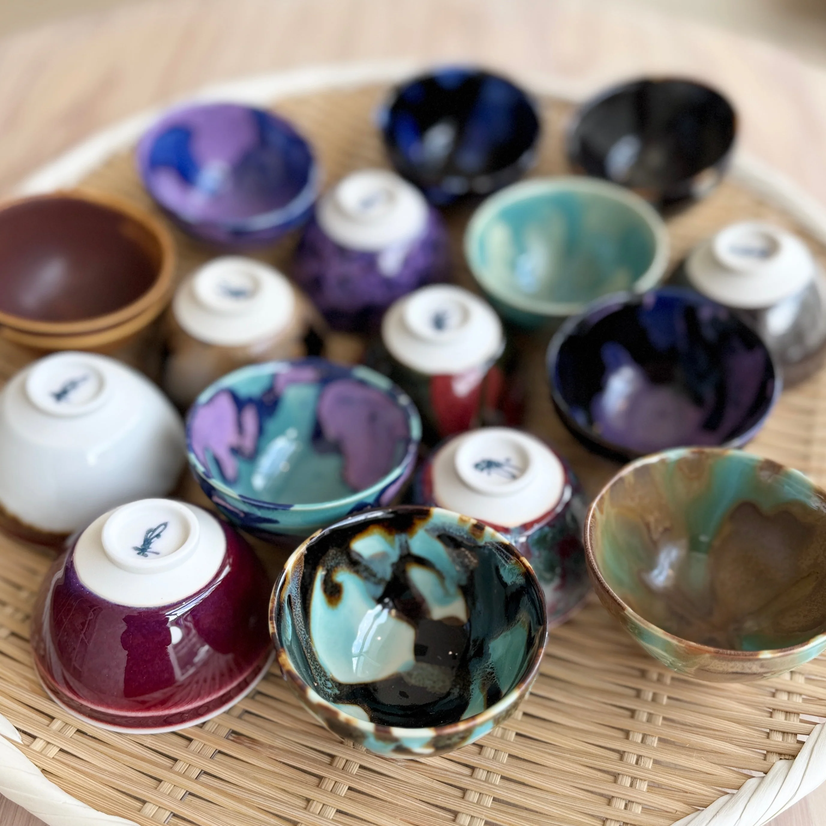 Shinemon-Gama 16-Piece Guinomi Sake Cup Set in Wooden Box - Image 13