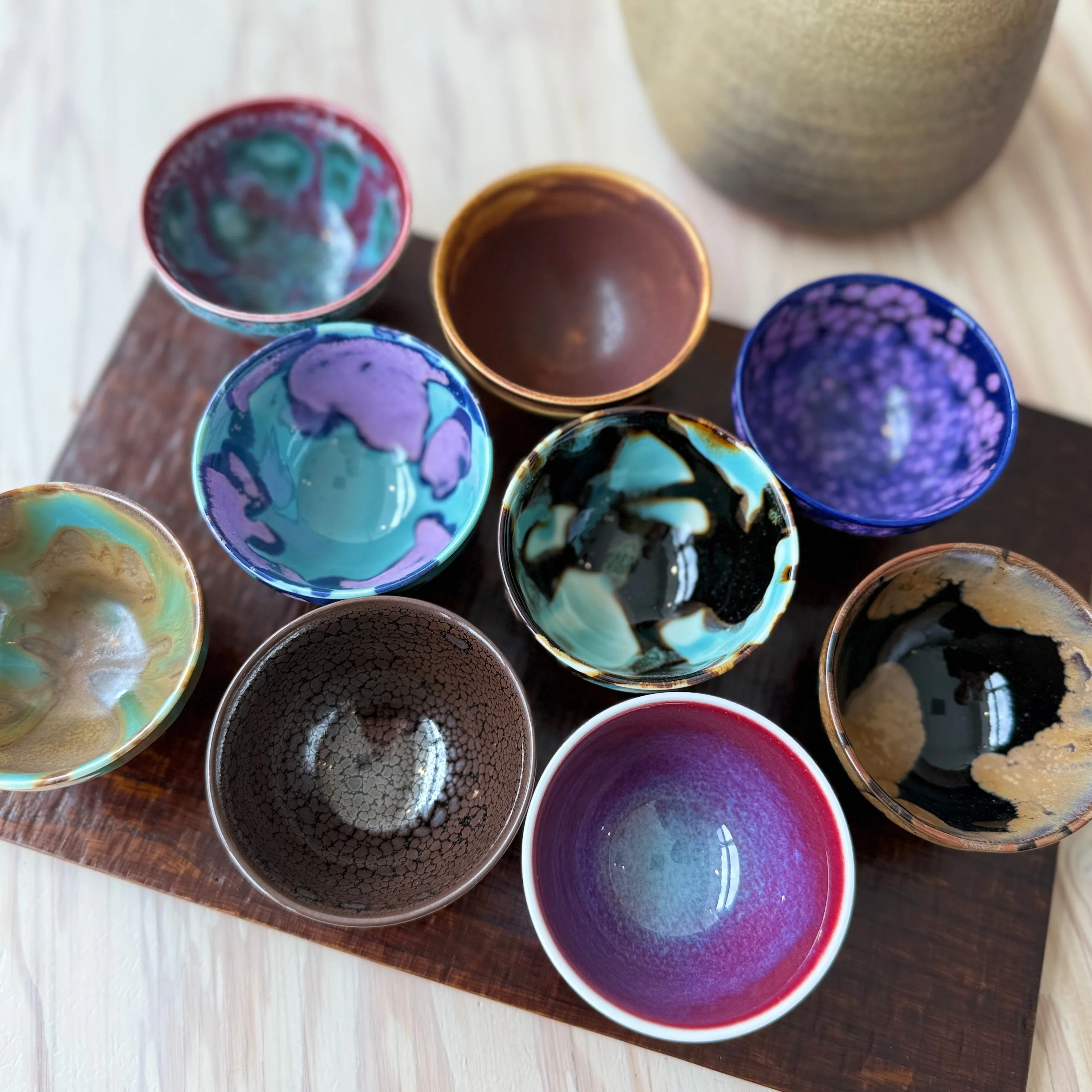 Shinemon-Gama 16-Piece Guinomi Sake Cup Set in Wooden Box - Image 17