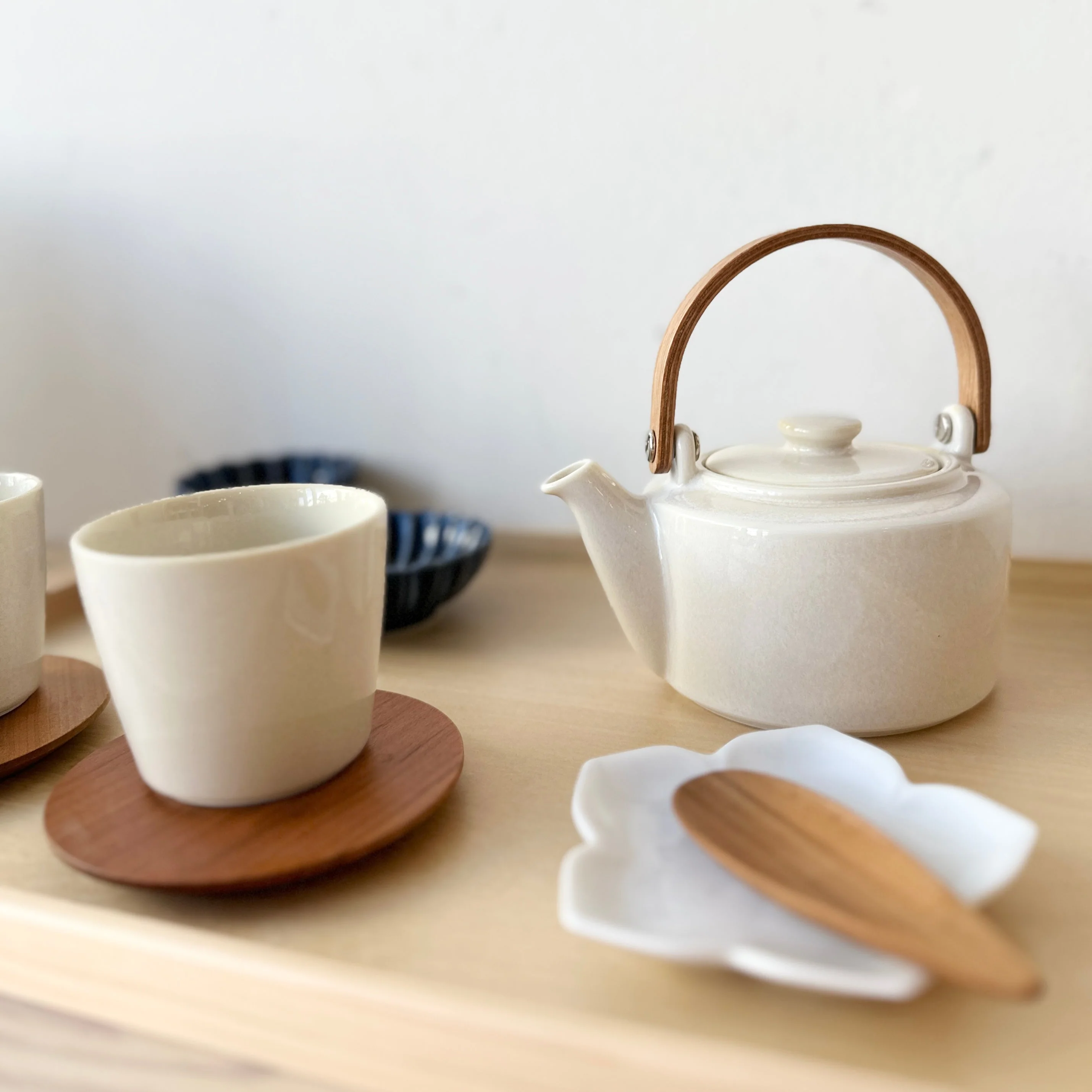 SYO Wooden Handle Dobin Teapot Set (Silk White) - Image 8