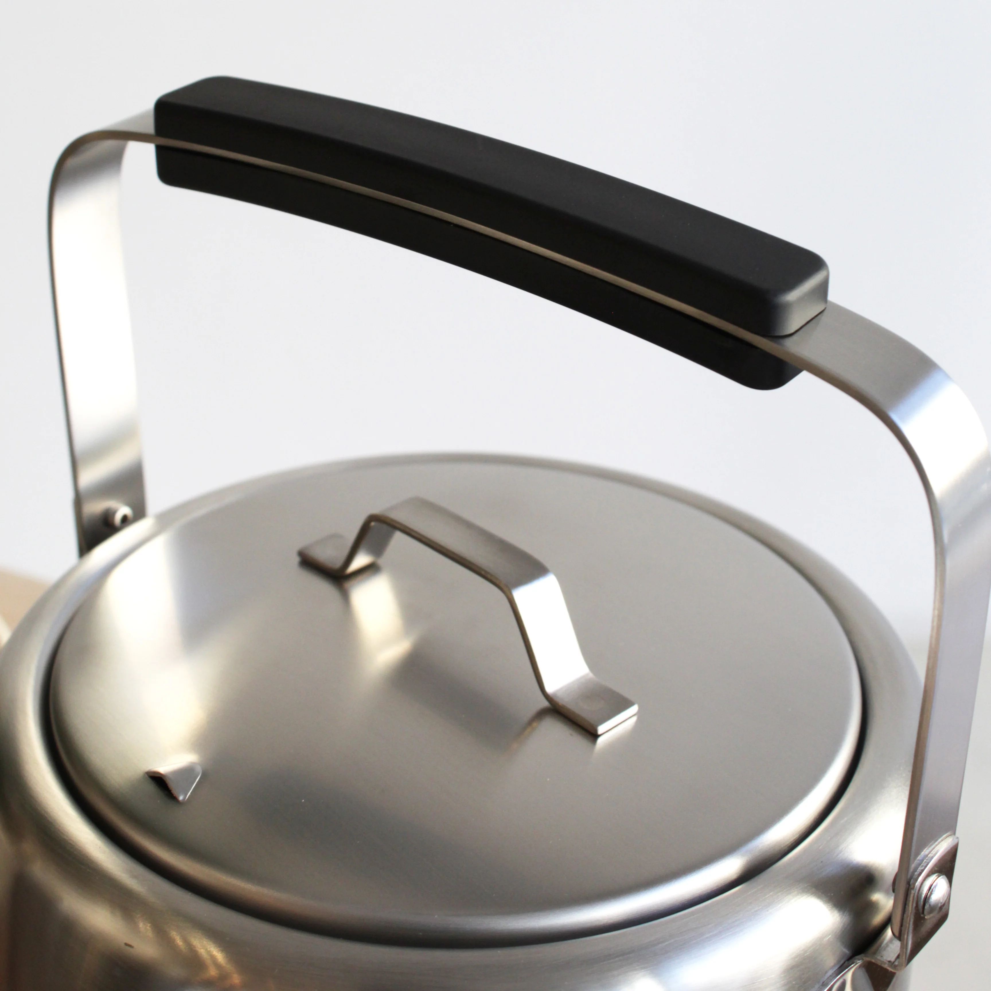 Stainless Steel Straight Kettle 2-Liter - Image 6