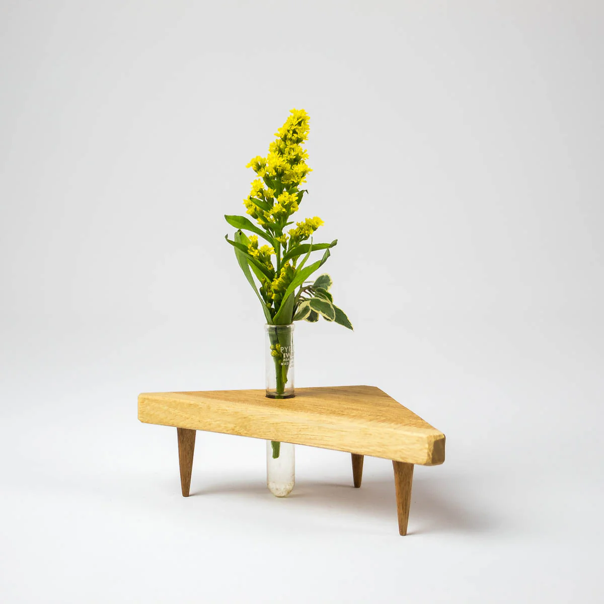 Triangle Ichirin Flower Vase - Image 7