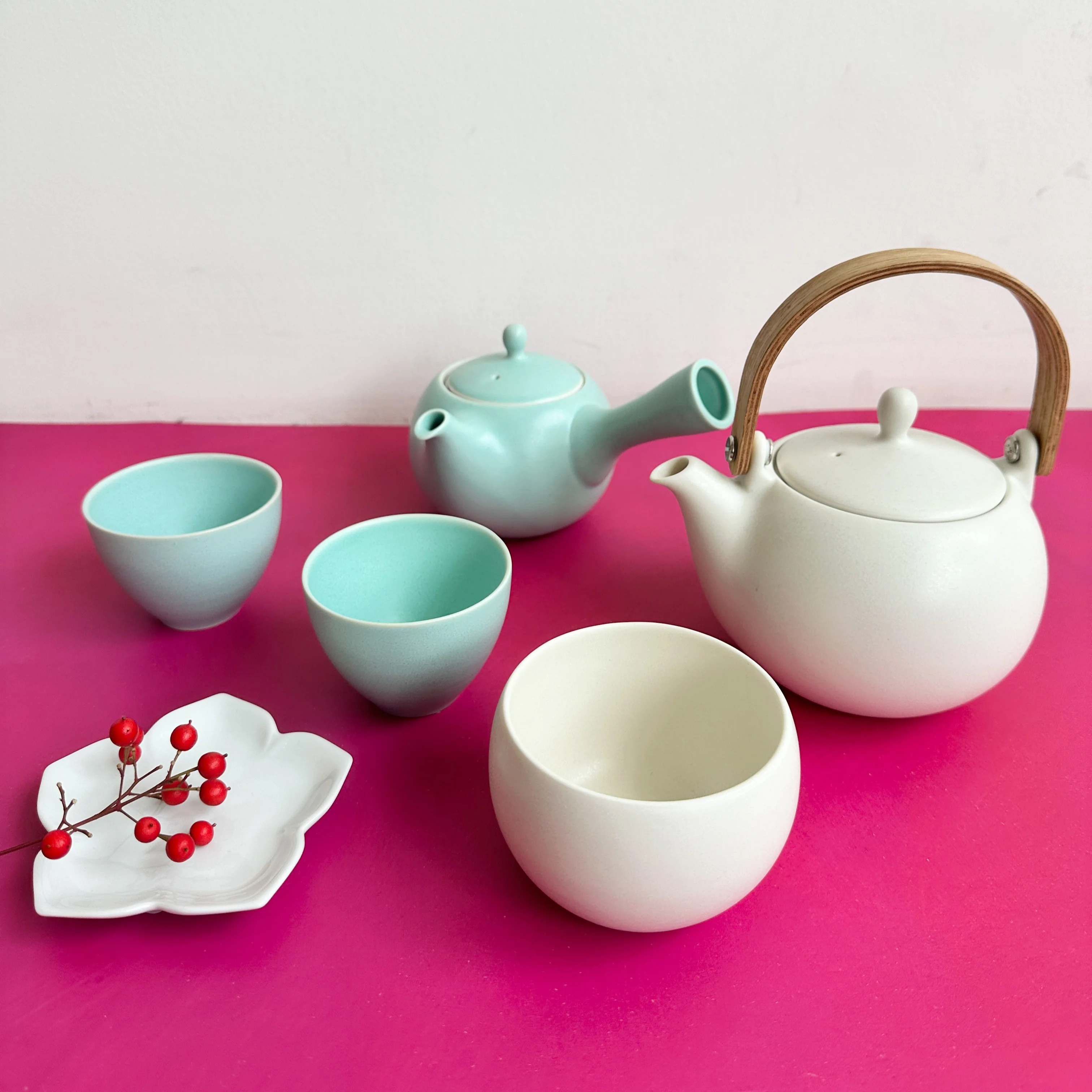 YUI Wooden Handle Dobin Teapot - Image 11
